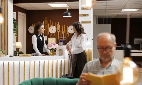 Можно ли пожить в московском отеле и потратить меньше, чем на хостел? Челлендж